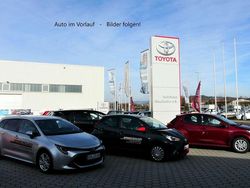 Schwarz Gebraucht 2016 Toyota Yaris Hybrid Comfort Kleinwagen | 12.990 € (Fairer Preis)