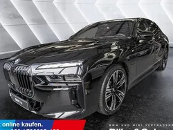 Schwarz Neu 2025 BMW 750e Limousine | 144.990 €