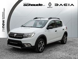 Weiß Gebraucht 2018 Dacia Sandero Celebration SUV | 10.500 € (Etwas zu teuer)