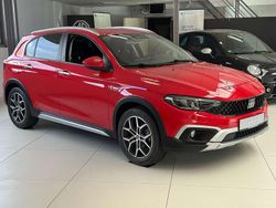 Passione rot Gebraucht 2022 Fiat Tipo Cross Limousine | 19.740 €