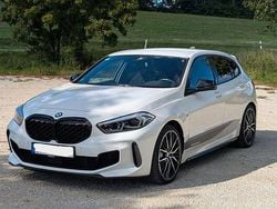 Weiß Gebraucht 2020 BMW M135 Comfort Edition Kleinwagen | 30.900 € (Fairer Preis)