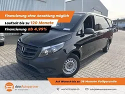 Obsidianschwarz Gebraucht 2023 Mercedes Vito Van / Kleinbus | 23.850 €