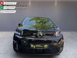 Lackierung schwarz perla ner Gebraucht 2024 Citroën Berlingo Van / Kleinbus | 28.990 € (Teuer)