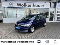 Blau Gebraucht 2024 VW Touran Comfortline Van / Kleinbus | 31.950 € (Fairer Preis)