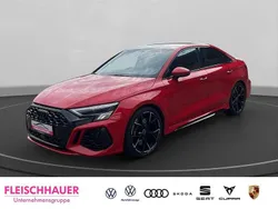 Rot Gebraucht 2022 Audi RS3 Sport Kleinwagen | 54.900 € (Fairer Preis)