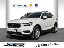 Weiß Gebraucht 2021 Volvo XC40 Momentum SUV | 22.980 € (Fairer Preis)