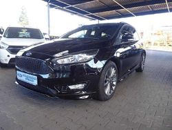 Iridiumschwarz metallic (metallic) Gebraucht 2018 Ford Focus ST-Line Kombi | 14.890 € (Fairer Preis)