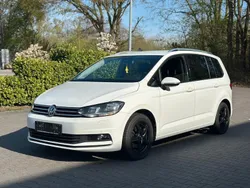 Weiß Gebraucht 2017 VW Touran Sound Van / Kleinbus | 9.990 € (Fairer Preis)