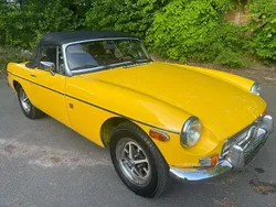 Gelb Gebraucht 1976 MG B Cabrio | 6.799 €