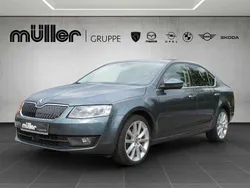 Grau Gebraucht 2016 Skoda Octavia Style Limousine | 12.490 € (Fairer Preis)