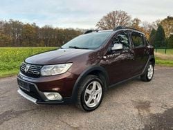 Braun Gebraucht 2017 Dacia Sandero Stepway Kleinwagen | 5.990 € (Guter Preis)