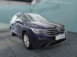 Blau Gebraucht 2024 VW Tiguan Life SUV | 39.220 €