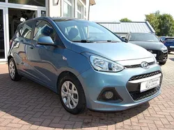 Blau Gebraucht 2016 Hyundai i10 Trend Kleinwagen | 7.590 € (Fairer Preis)