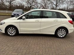 Weiß Gebraucht 2014 Mercedes B180 Edition Van / Kleinbus | 10.600 € (Guter Preis)