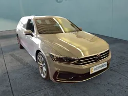 Grau Gebraucht 2022 VW Passat GTE Kombi | 30.425 € (Teuer)