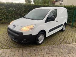 Weiß Gebraucht 2011 Peugeot Partner Van / Kleinbus | 6.099 € (Etwas zu teuer)