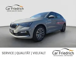 Grau Gebraucht 2023 Skoda Scala Tour Kleinwagen | 23.680 € (Fairer Preis)