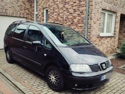 Schwarz Gebraucht 2007 Seat Alhambra Van / Kleinbus | 3.950 € (Fairer Preis)