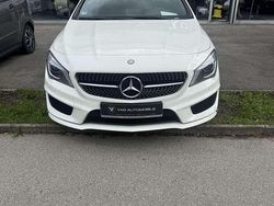 Weiß Gebraucht 2015 Mercedes C250 AMG line Limousine | 11.900 €