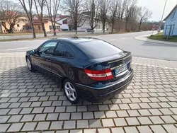 Blau Gebraucht 2009 Mercedes CLC180 Kleinwagen | 6.600 € (Fairer Preis)