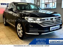 Deep black perleffekt Gebraucht 2018 VW Touareg Elegance SUV | 38.890 €