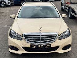 Beige Gebraucht 2016 Mercedes E200 Edition Kombi | 4.900 €