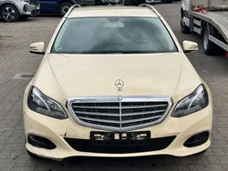 Beige Gebraucht 2016 Mercedes E200 Edition Kombi | 5.900 €