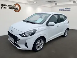 Weiß Gebraucht 2023 Hyundai i10 Trend Kleinwagen | 14.444 € (Fairer Preis)