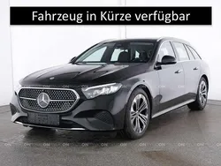 Obsidianschwarz metallic Gebraucht 2024 Mercedes E200 Avantgarde Kombi | 41.490 € (Guter Preis)