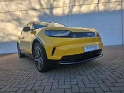 Gelb (vivid yellow) Neu 2024 Ford Capri Premium SUV | 59.686 € (Fairer Preis)