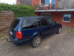 Blau Gebraucht 1999 VW Golf IV Basis Kombi | 2.000 € (Fairer Preis)