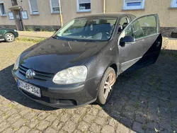 Schwarz Gebraucht 2004 VW Golf IV Basis Limousine | 2.000 € (Fairer Preis)