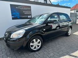 Schwarz Gebraucht 2007 Kia Rio 2 Limousine | 1.980 € (Etwas zu teuer)