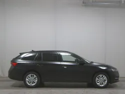 Schwarz Gebraucht 2023 Skoda Octavia Ambition Kombi | 20.580 € (Fairer Preis)