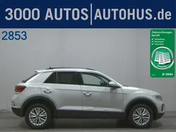 Weiss (pure white) Gebraucht 2023 VW T-Roc Basis SUV | 19.490 € (Superpreis)