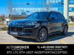 Schwarz Gebraucht 2018 Porsche Cayenne Turbo Chrono SUV | 64.900 € (Fairer Preis)