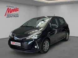Schwarz Gebraucht 2017 Toyota Yaris Hybrid Comfort Limousine | 15.490 € (Etwas zu teuer)
