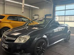 Grau Gebraucht 2007 Opel Tigra Cabrio | 1.799 € (Teuer)