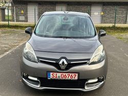 Braun Gebraucht 2013 Renault Scénic III Bose Edition Van / Kleinbus | 3.999 € (Fairer Preis)