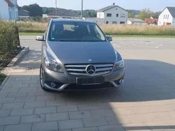 Grau Gebraucht 2011 Mercedes B180 Van / Kleinbus | 7.100 € (Fairer Preis)