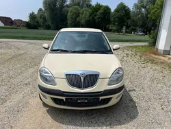 Weiß Gebraucht 2004 Lancia Ypsilon Kleinwagen | 750 € (Fairer Preis)