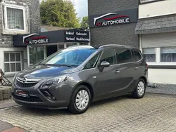 Grau Gebraucht 2012 Opel Zafira Innovation Van / Kleinbus | 6.590 € (Fairer Preis)