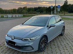 Grau Gebraucht 2020 VW Golf VIII Style Limousine | 21.000 € (Fairer Preis)