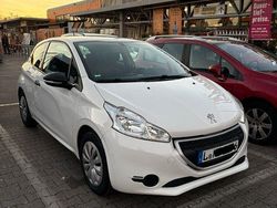 Weiß Gebraucht 2014 Peugeot 208 Access Kleinwagen | 4.200 € (Fairer Preis)