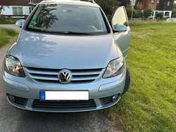 Grau Gebraucht 2009 VW Golf Plus Trendline Van / Kleinbus | 4.950 € (Guter Preis)