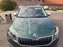 Grün Gebraucht 2020 Skoda Karoq Scout 4x4 SUV | 17.499 € (Fairer Preis)