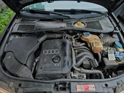 Schwarz Gebraucht 2000 Audi A4 Kombi | 850 € (Superpreis)