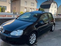 Schwarz Gebraucht 2004 VW Golf V Limousine | 2.300 € (Fairer Preis)