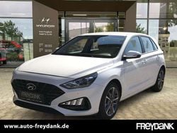Serenity white Gebraucht 2024 Hyundai i30 Trend Limousine | 23.999 € (Superpreis)