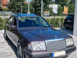 Violet Gebraucht 1991 Mercedes E300 Limousine | 16.500 €